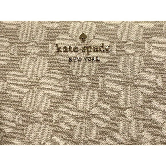 NEW Kate Spade Signature Flower Universal Laptop Sleeve Light Tan 15 Inch Zipper - Picture 1 of 7